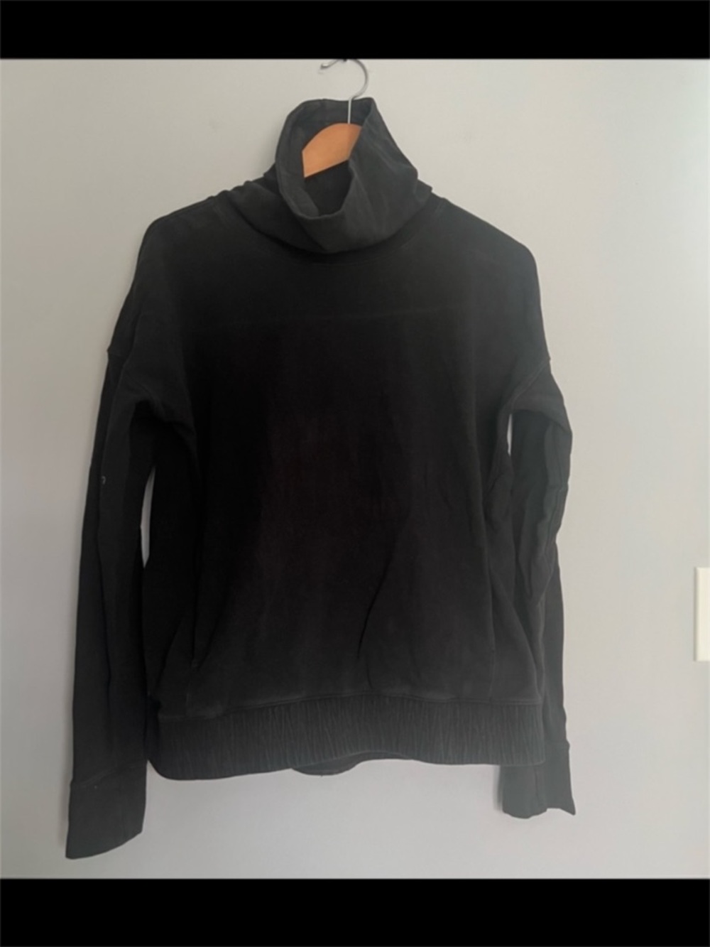 Lululemon Stress Less Pullover Black Size 8